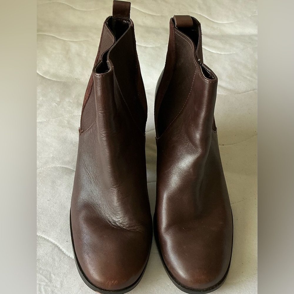 Cole Haan Womens 10B Brown Leather Chelsea Heel Ankle Boots Bootie Shoes